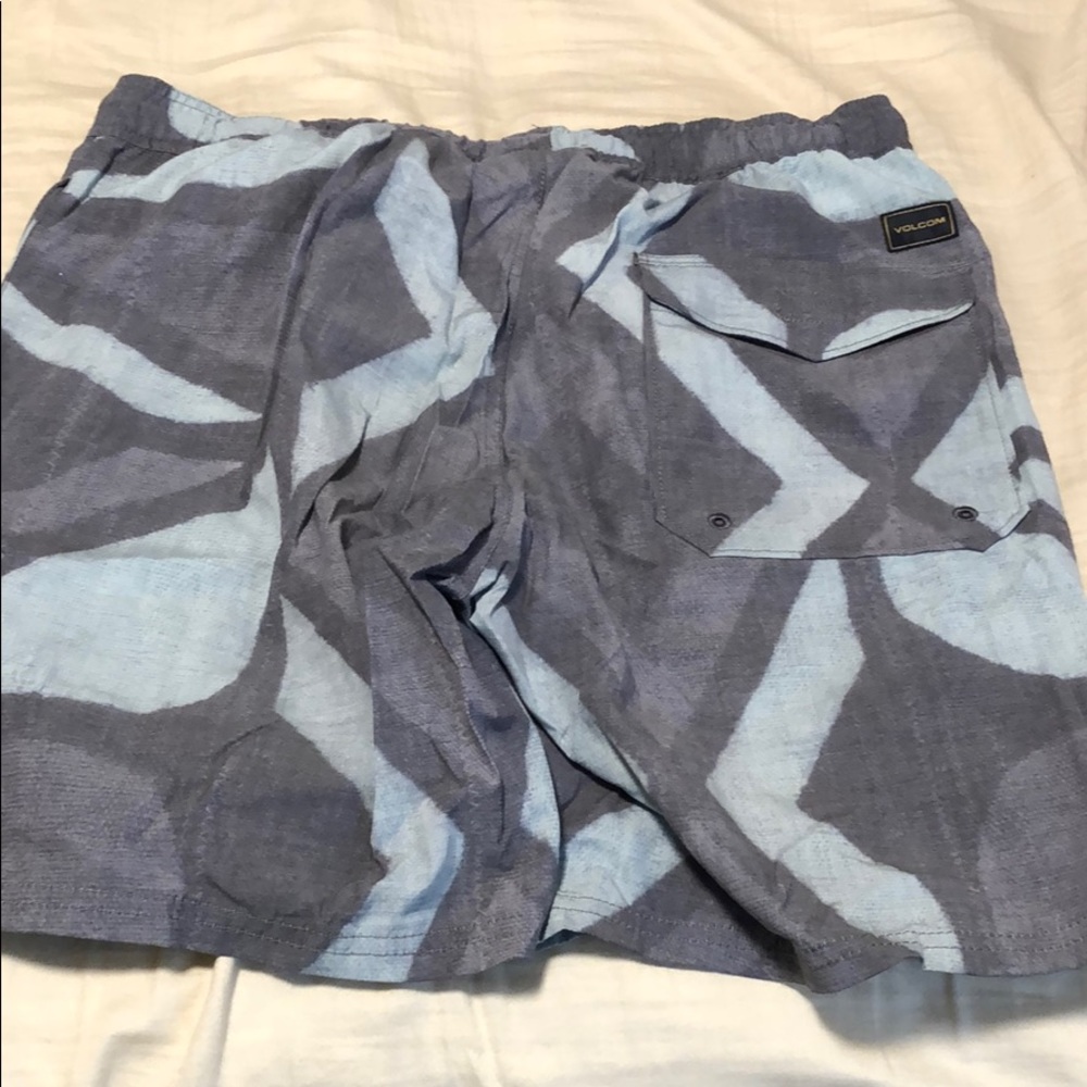 Volcom shorts - Picture 5 of 5